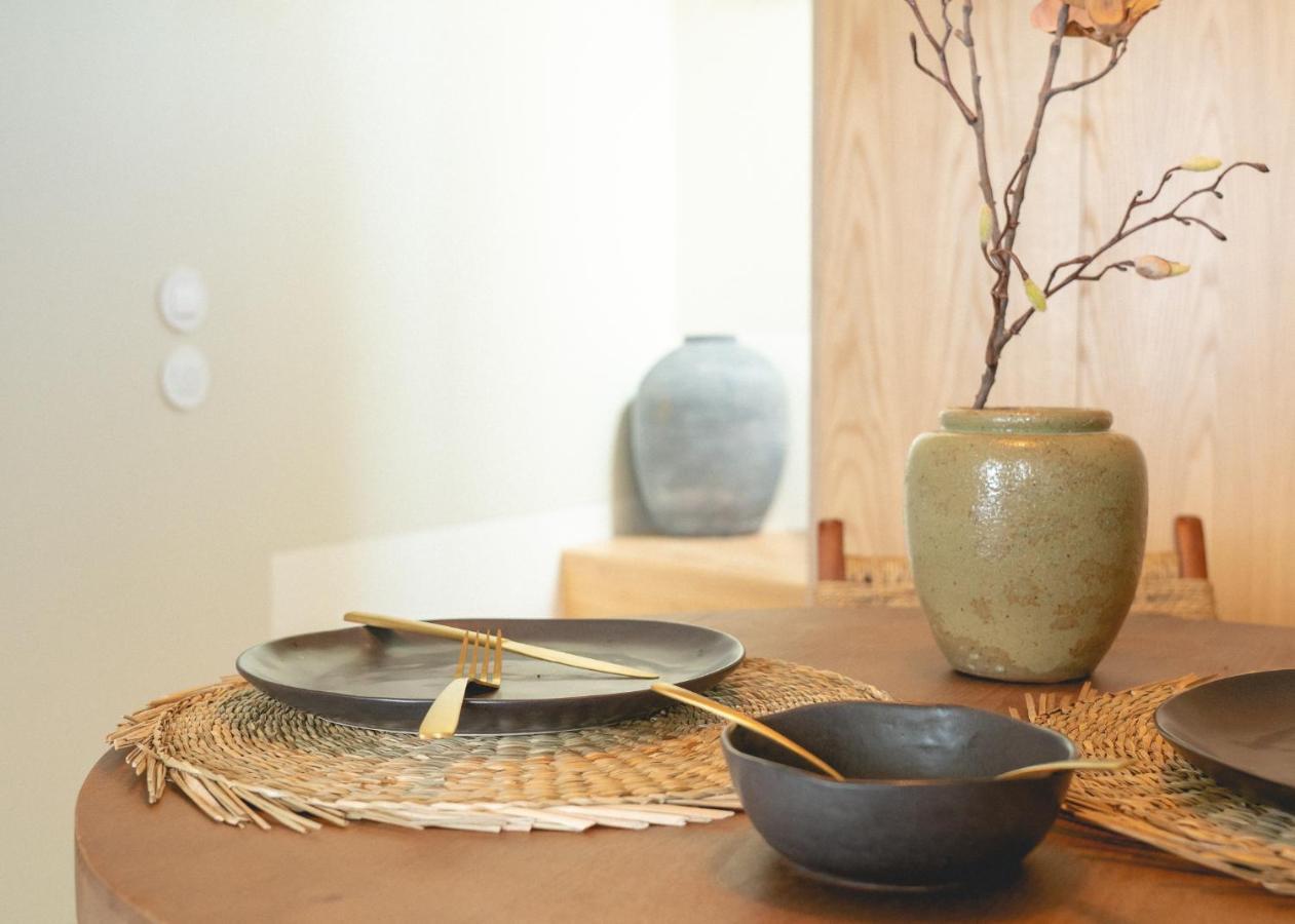 Village Aparthotel By Boa ポルト エクステリア 写真 A wabi-sabi table setting