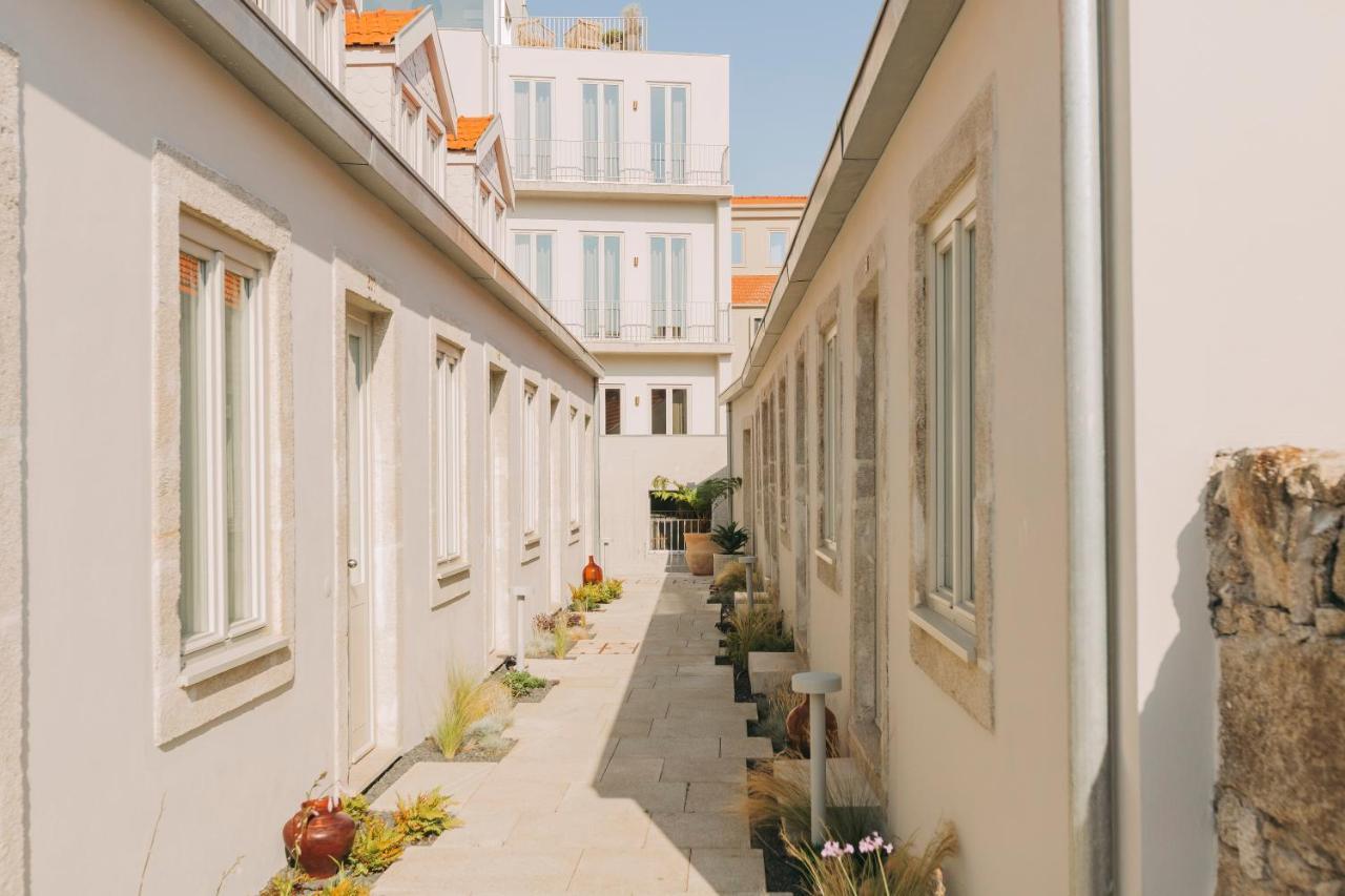 Village Aparthotel By Boa ポルト エクステリア 写真 The narrow alleyway of the courtyard of the convent