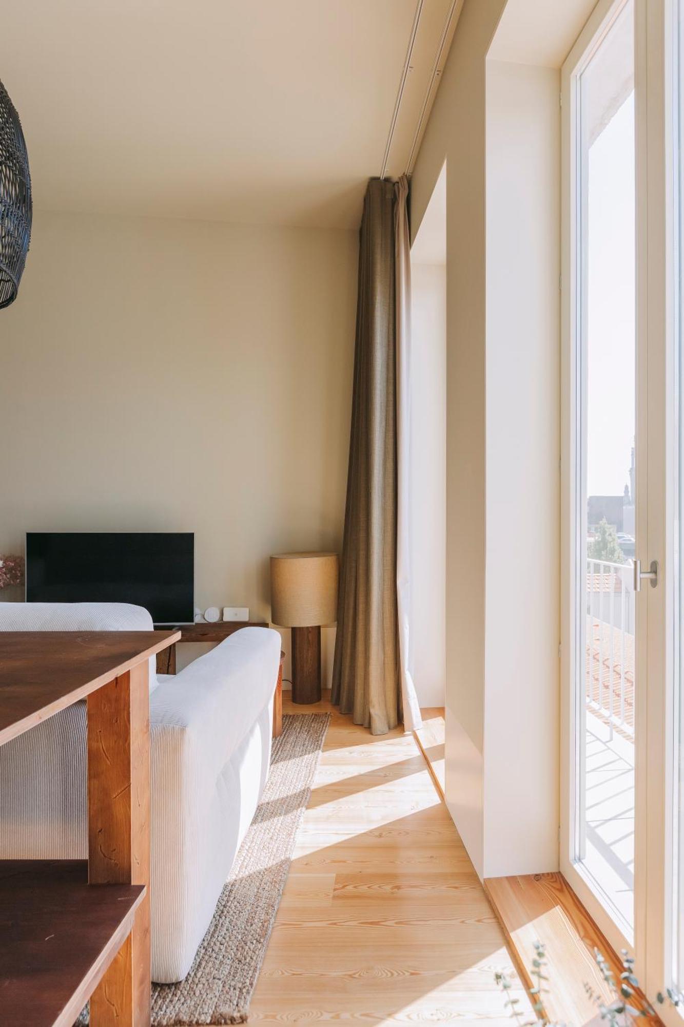 Village Aparthotel By Boa ポルト 部屋 写真 A curtain